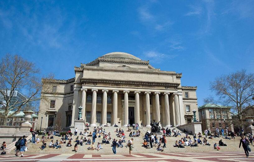 美国最新大学，自然美景的探索之旅